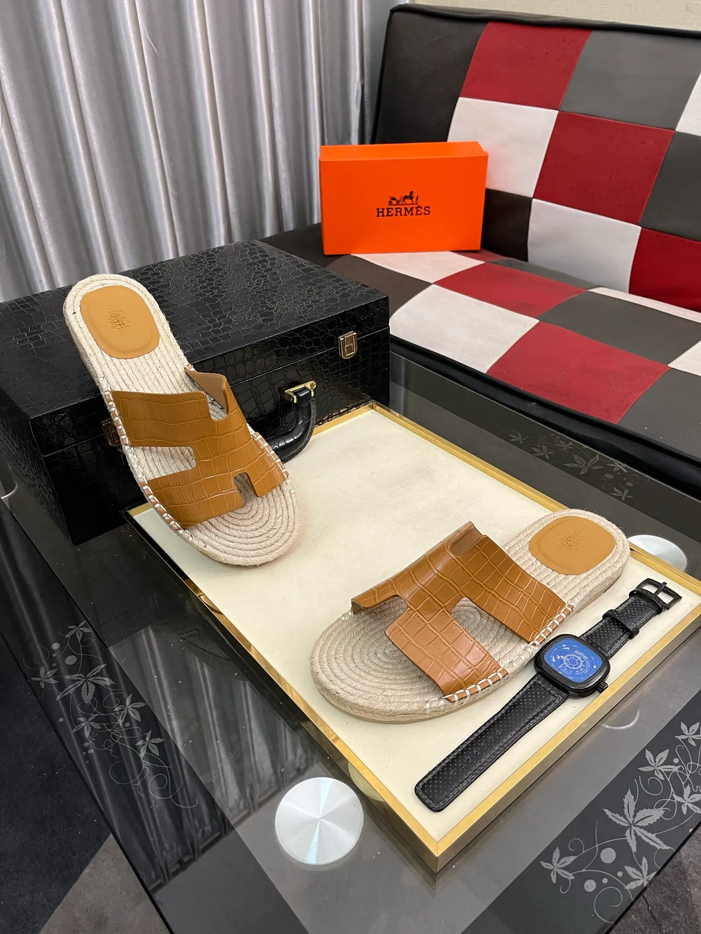 Men's shoes 💰340⌚️⌚️《HERMES》Hermes 💁♂️Men's casual slippers, compare the quality at the counter🧚🏿♂️ The upper layer has a stone pattern with clear texture, showing high-end, high-end, comfortable to wear and versatile. Purely hand-pulled, raw rubber breathable outsole, breathable and comfortable lambskin lining, 100% comfortable density, original rubber outsole wear-resistant code number 38-44. Can be customized 45-46-47